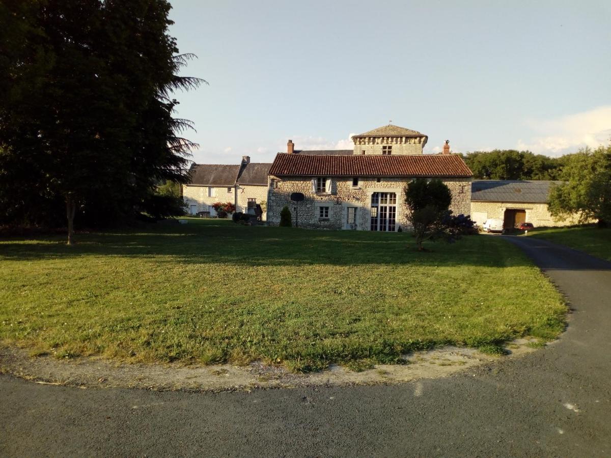 La Tour Du Raygnier Acomodação com café da manhã Verneuil-le-Chateau Exterior foto