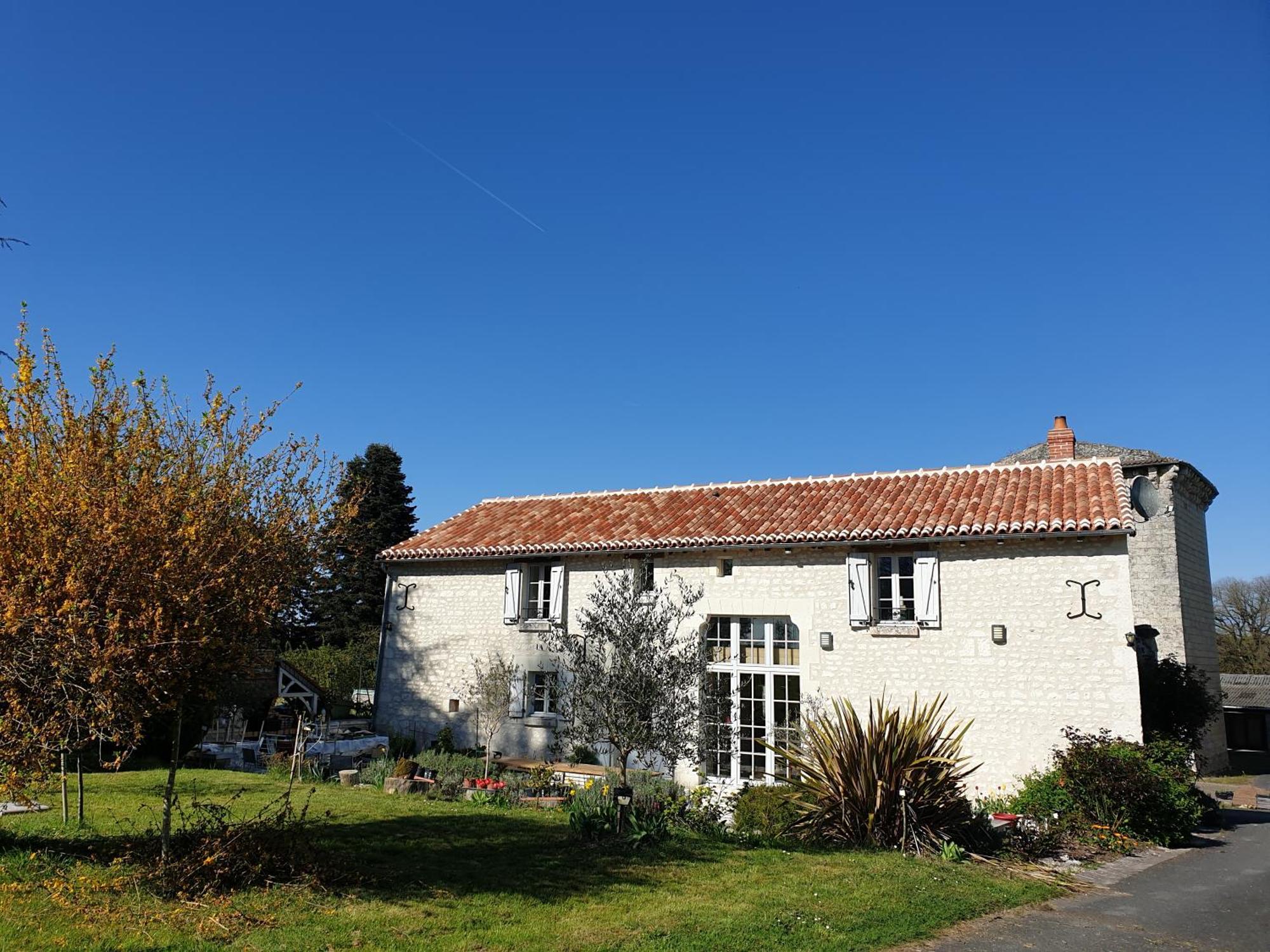 La Tour Du Raygnier Acomodação com café da manhã Verneuil-le-Chateau Exterior foto